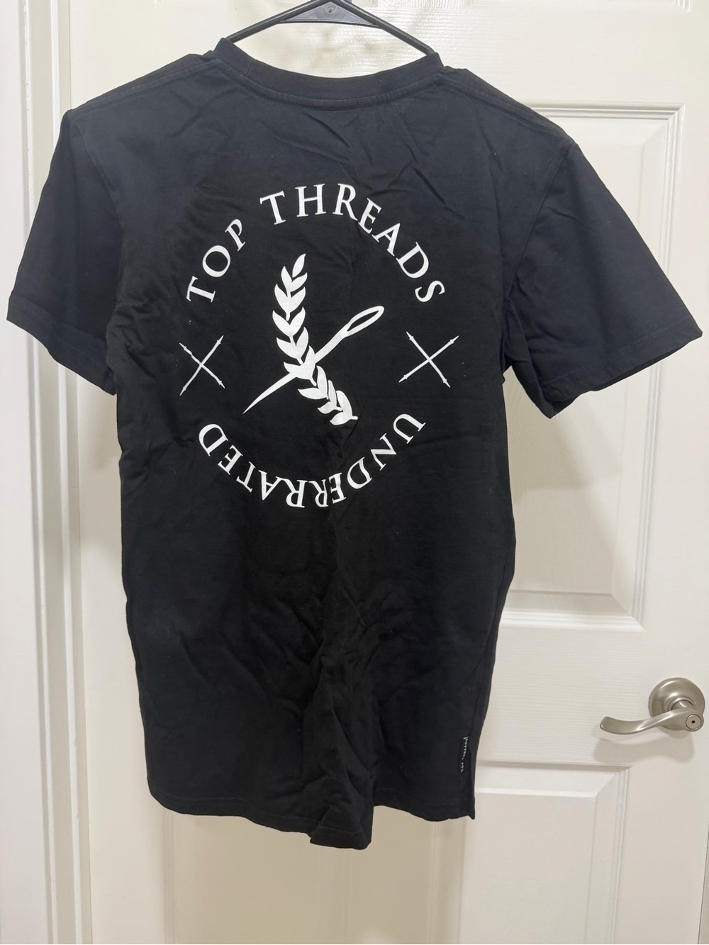 Top Threads T-shirts - Picture 2 of 4